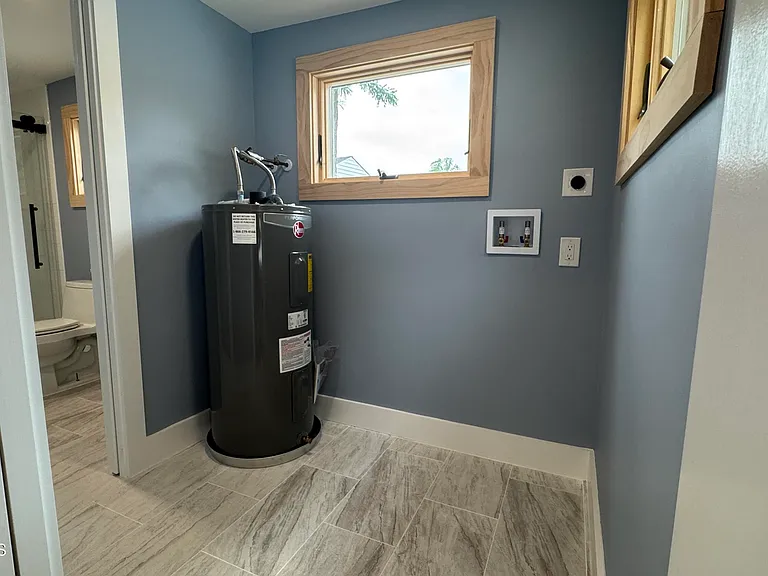 919 Ellison Ave — Photo 8