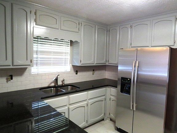 5th image of 2020 Mimosa Ln
