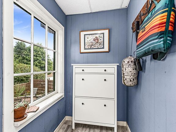 4th image of 1502 E Skyline Pkwy