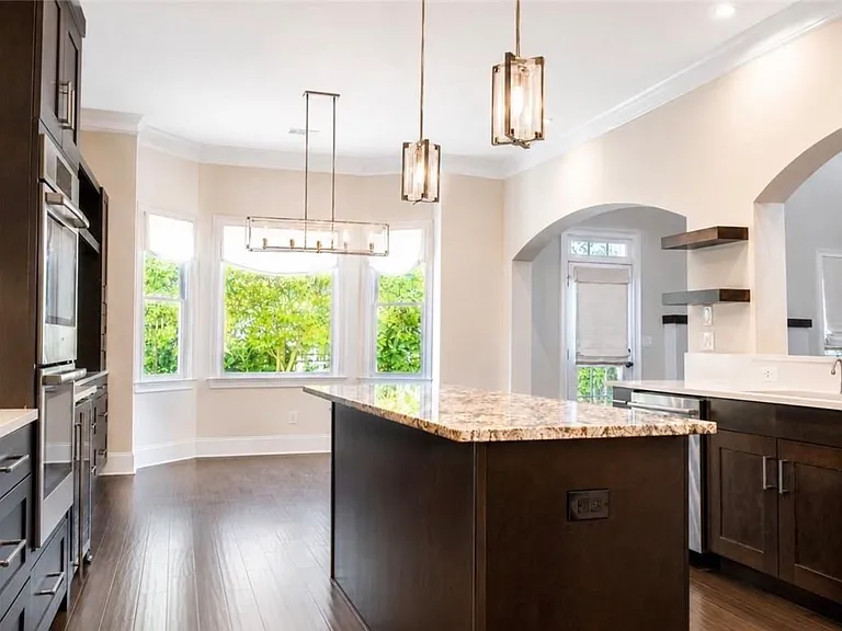 415 Wembley Cir — Photo 11
