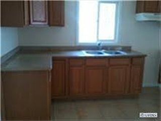 3rd image of 939 E 113th St