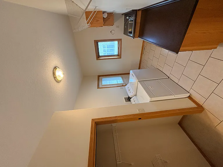 924 Elmridge Dr — Photo 6