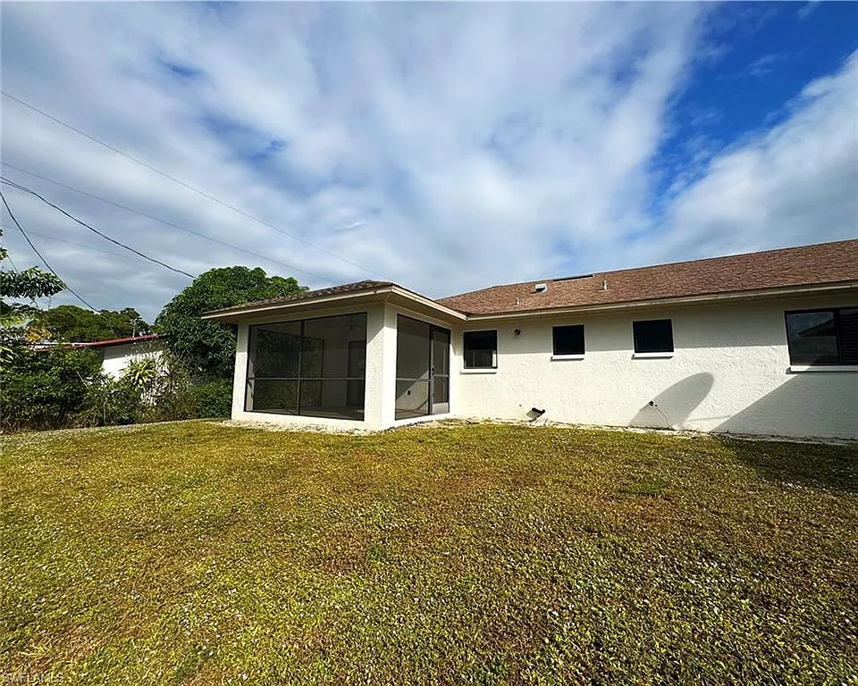2 bed, 2.0 bath, 910 sqft, $2,000 — Photo 3