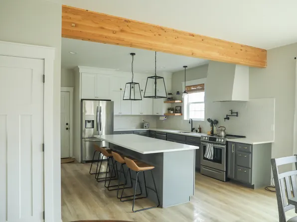 671 Lynch Ln, Yakima, WA 98903