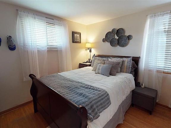 5th image of 140 Diane Dr