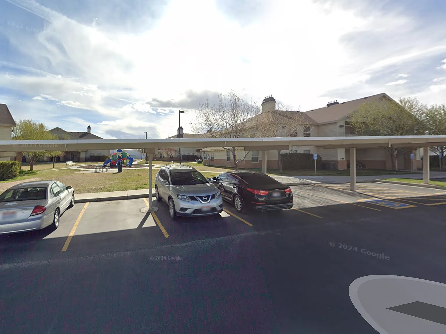 2 bed, 1.0 bath, $881 — Photo 3