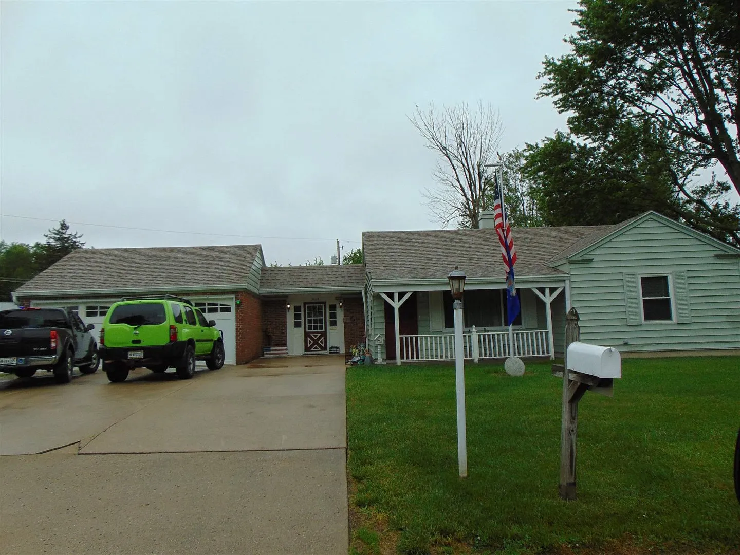 2105 E Grace Ct photo 1