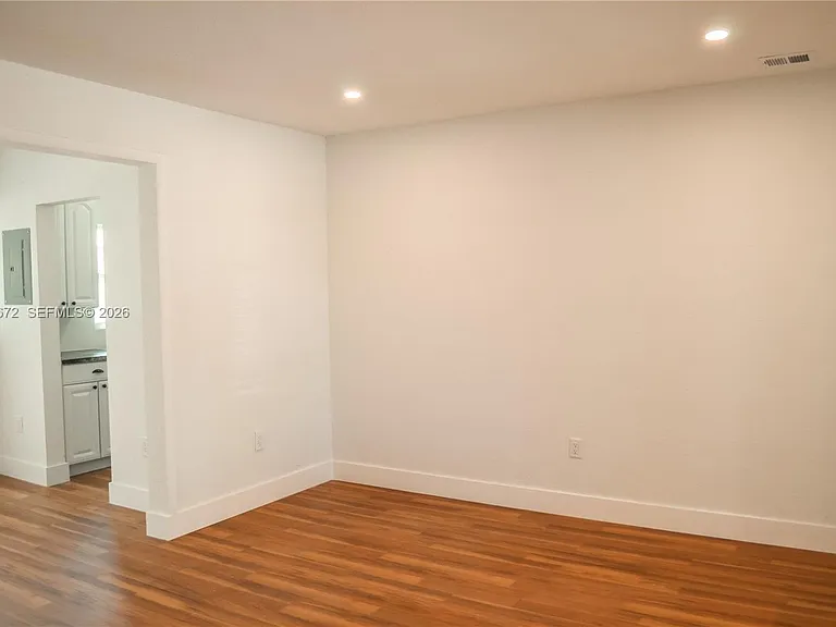 707 N J St — Photo 24