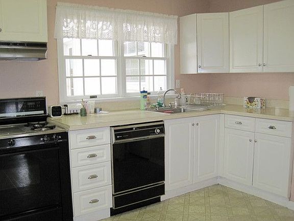 5th image of 137 Jennifer Ln