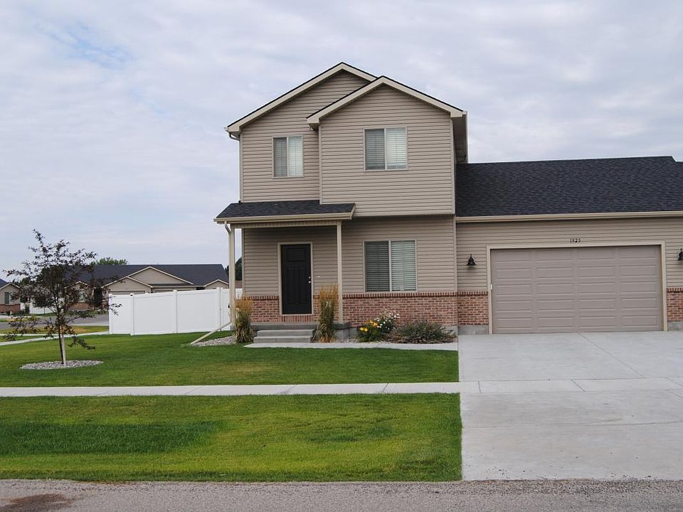 1st image of 1925 N Roy Dr