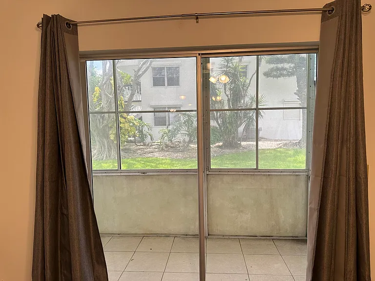 2 W Canterbury Dr #2-A — Photo 7