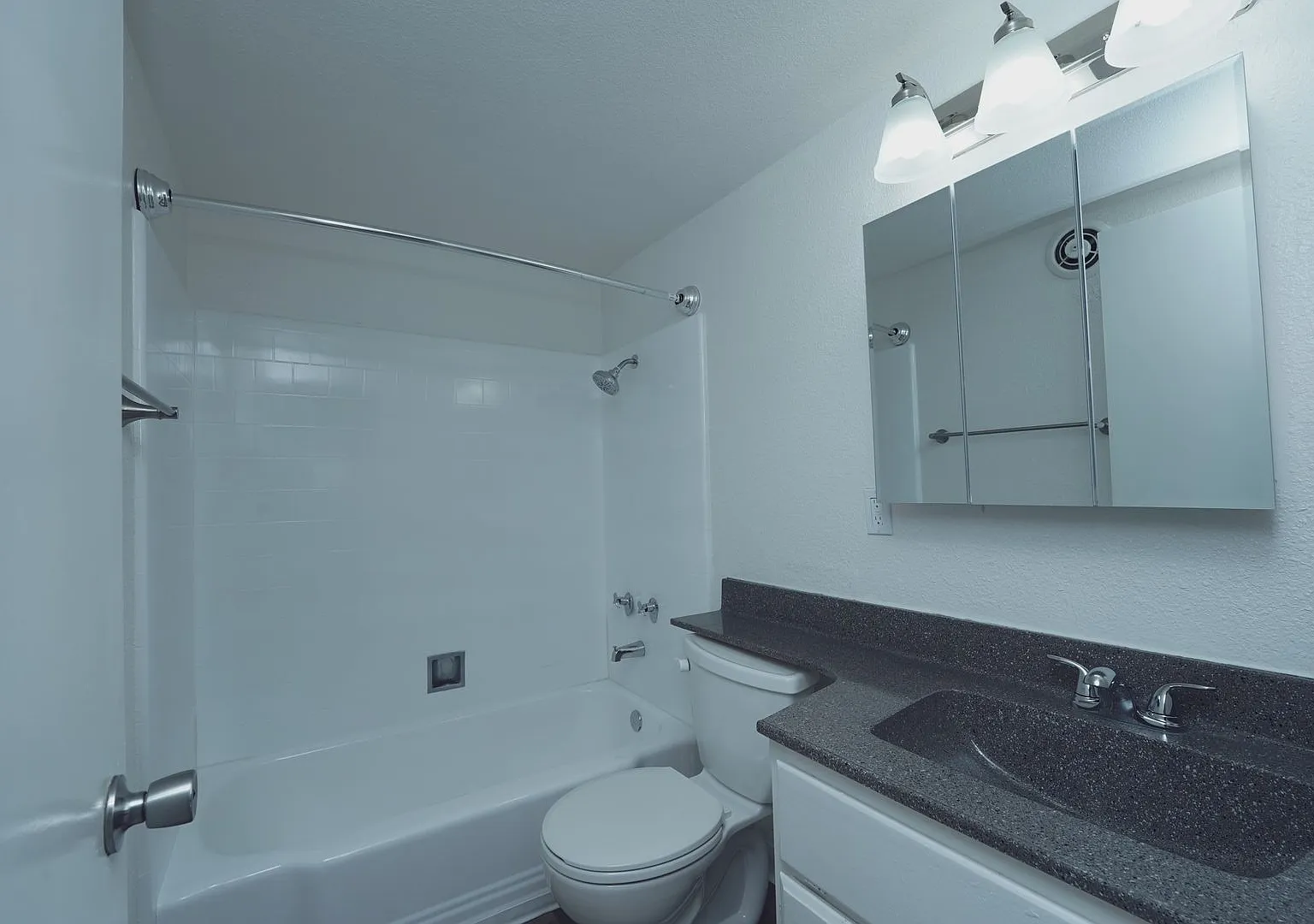 (NEW) Annadale Place — Photo 3