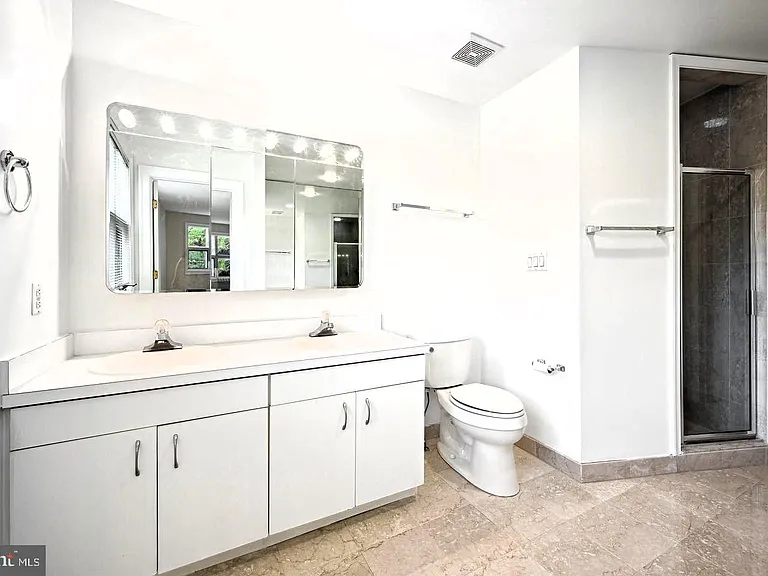 5330 Connecticut Ave NW — Photo 22