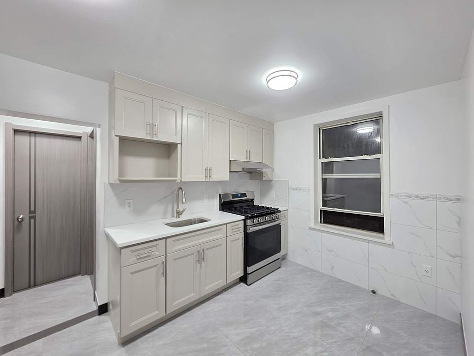 1st image of 1382 W 7th St Floor 2