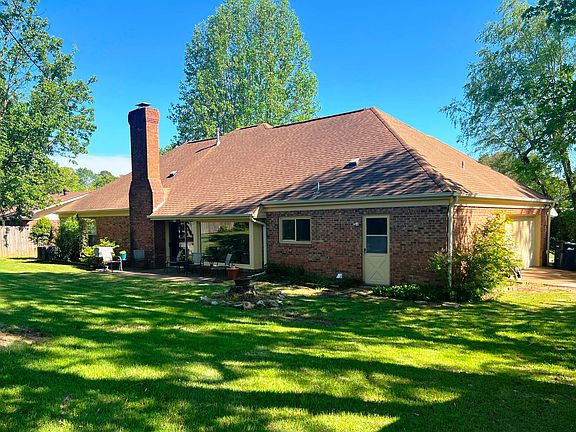 2nd image of 3015 Alice Dr