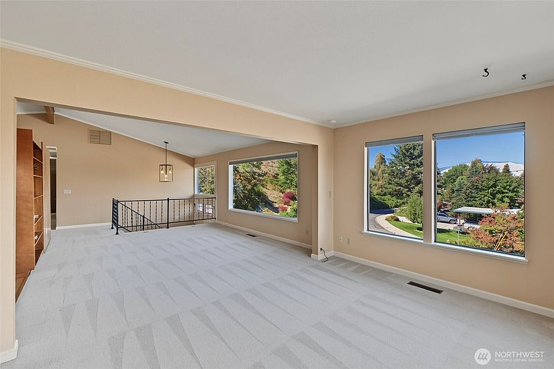 5th image of 1617 Carson Lane