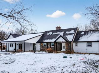 20915 S Moonlight Rd, Gardner, KS 66030