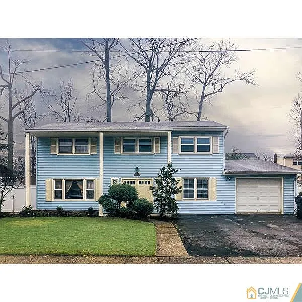 46 Timberlane Dr photo 1