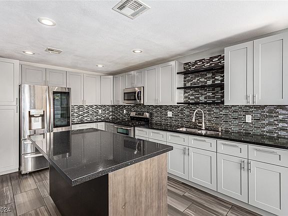 3rd image of 8636 Trafalgar Dr