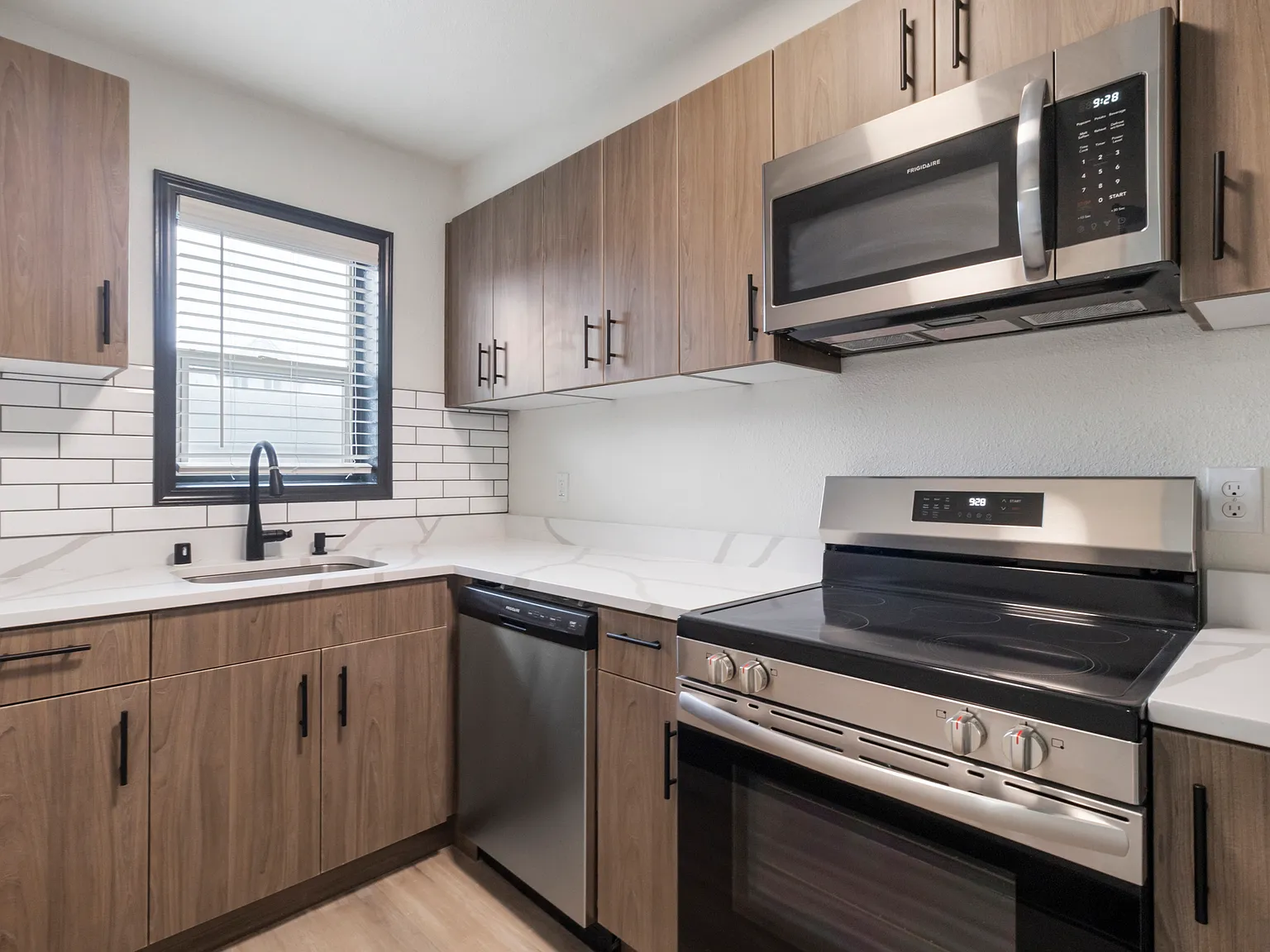 Kensington Apartments — Photo 2