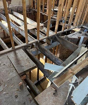 4th image of 3032 Mayfield Rd
