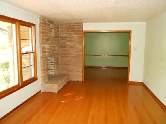 2nd image of 244 Frey St