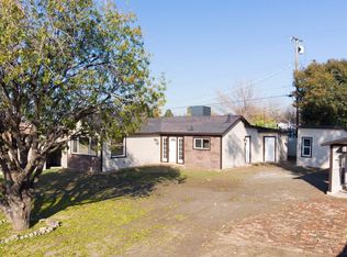 809 E Shasta St, Avenal, CA 93204