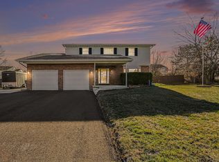 2277 Hills Wood Dr, Grove City, OH 43123