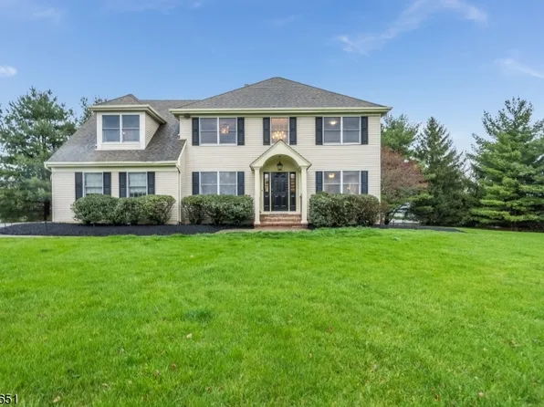 2 Calvin Ct, Raritan Twp., NJ 08822