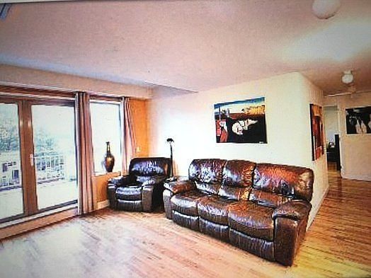 4th image of 4013 Broadway #3A