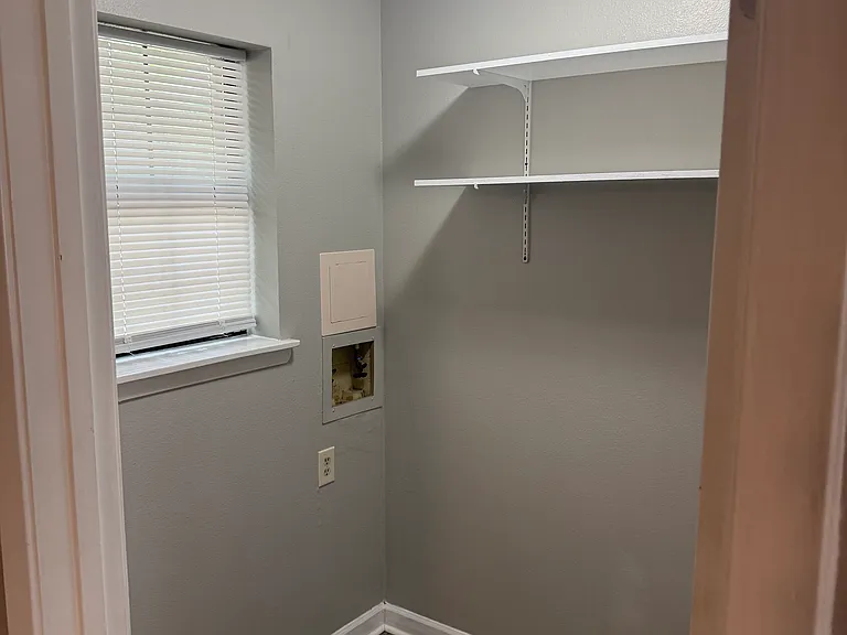 400 S Sawmill Rd — Photo 5