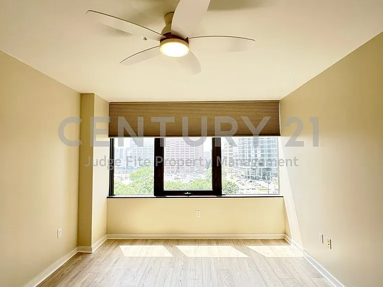 1200 Main St #506 — Photo 9
