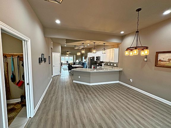 5th image of 10711 Juniper Lane St