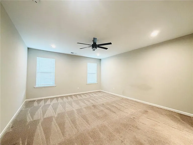 607 Michigan Cir — Photo 16