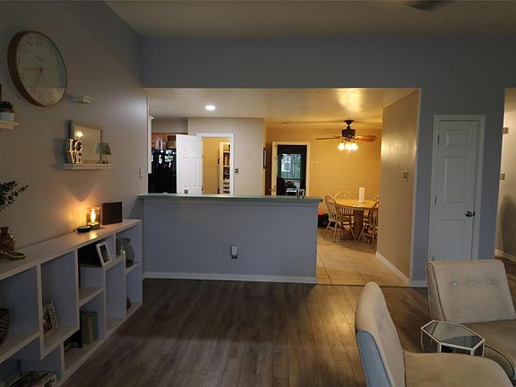 2nd image of 5206 Valley Brook Ct