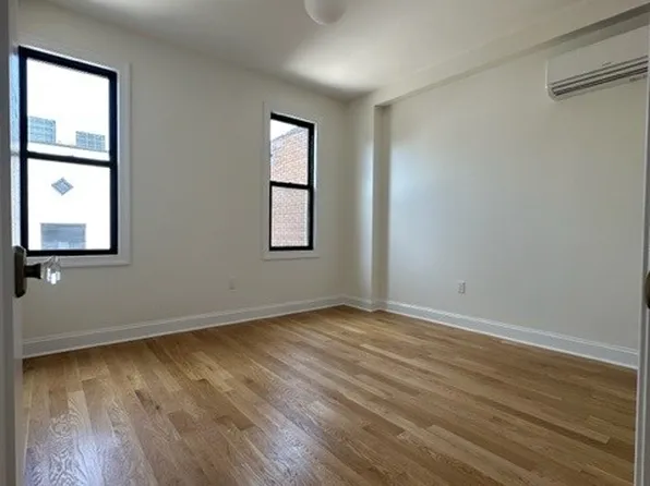 173 9th Street image 9 of 17