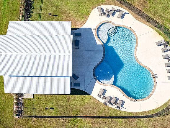 5th image of 116 Farmers Way #233