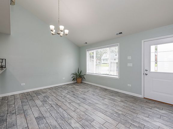 5th image of 33047 N Ridge Rd