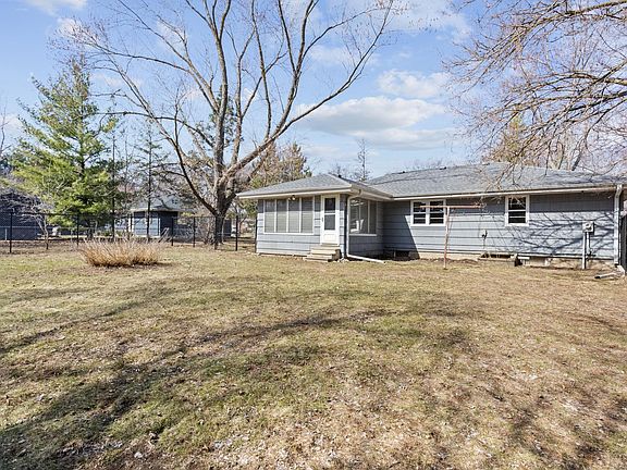 3rd image of 4921 Mayview Rd