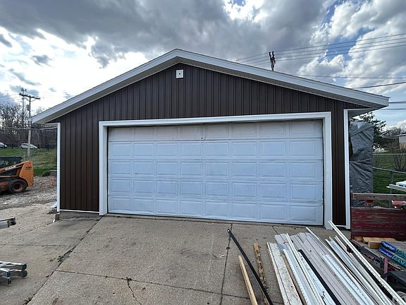 4th image of 1644 Elaine Dr NW