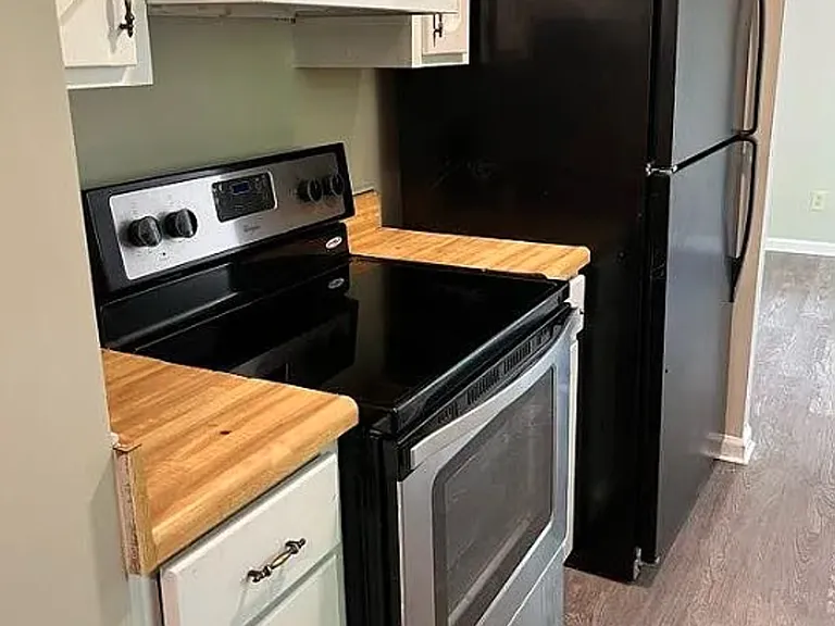2201 Houston Ave — Photo 6