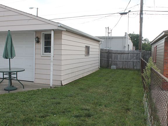 4th image of 4182 Coolidge Ave