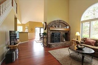 5th image of 7028 Crescenda Dr NE