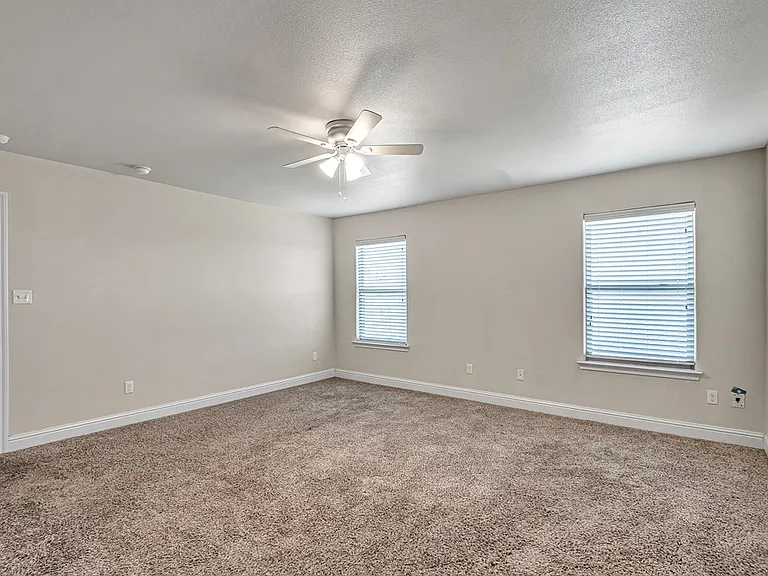 6113 Mile High Ln — Photo 21