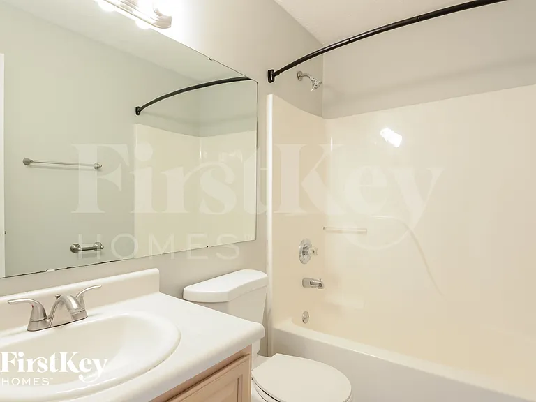 274 Meadow Glen Dr — Photo 14
