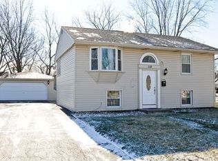 118 E Birch Dr, Glenwood, IL