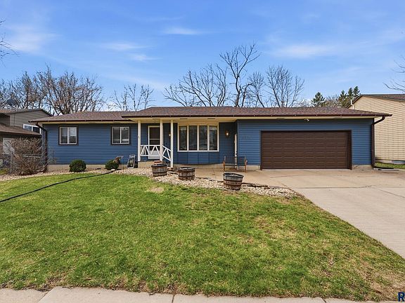 3rd image of 3109 S Steven Dr