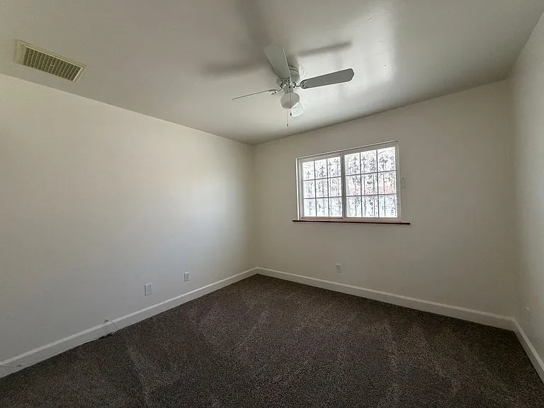 424 Oakmont Dr — Photo 49