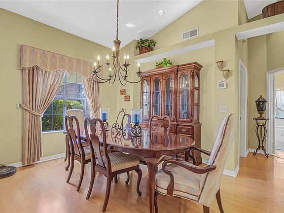 4th image of 2807 Eagle Lake Dr