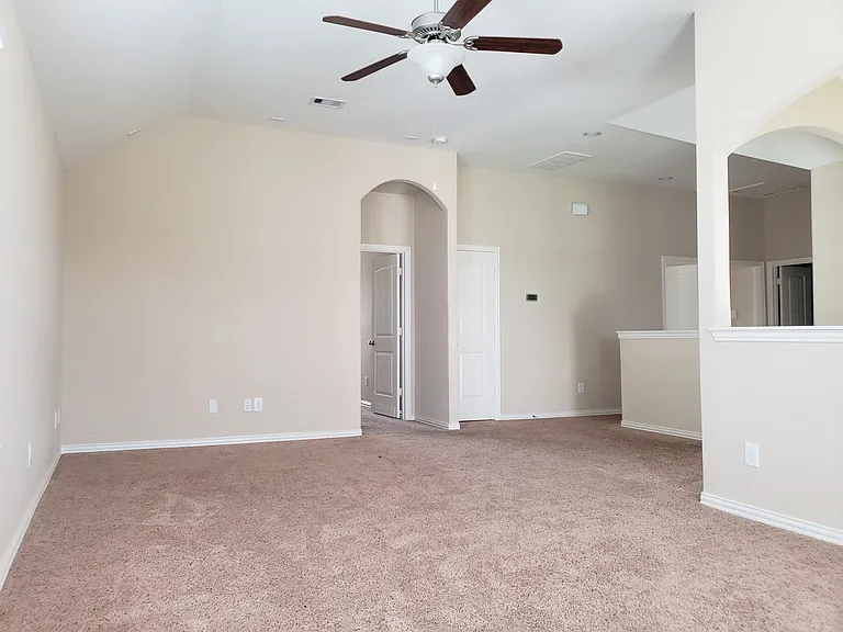 8818 Cornina Dr — Photo 19